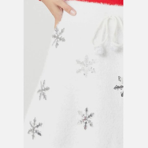 Derek Heart Juniors' Fuzzy Sequin Snowflake Mini Skirt - Picture 5 of 11